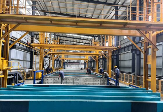 お買い得 インテリジェントな水平陽極酸化ライン、生産量 750T/月、最大プロファイル長 6500mm、膜厚 8-12µm オンライン