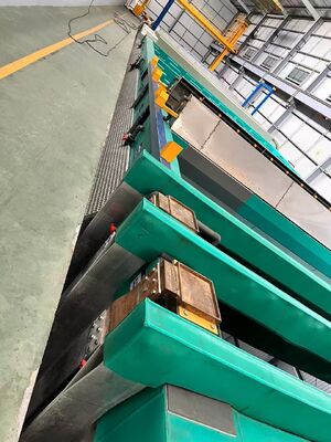 お買い得 750T/M 容量 6500mm 最大プロファイル長度と 10-12μm フィルム厚さの水平アノイドライン オンライン