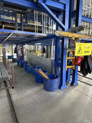 お買い得 自動 800T / 月 アルミアンロジング生産ライン 6500mm 最大プロファイル長と10~12μmフィルム厚さの表面処理設備 オンライン